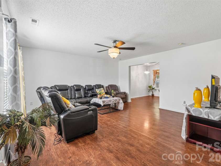 4926 Elizabeth Road, Charlotte, NC 28269.  MLS# CAR4415121, YatesRealty ID 44782. 