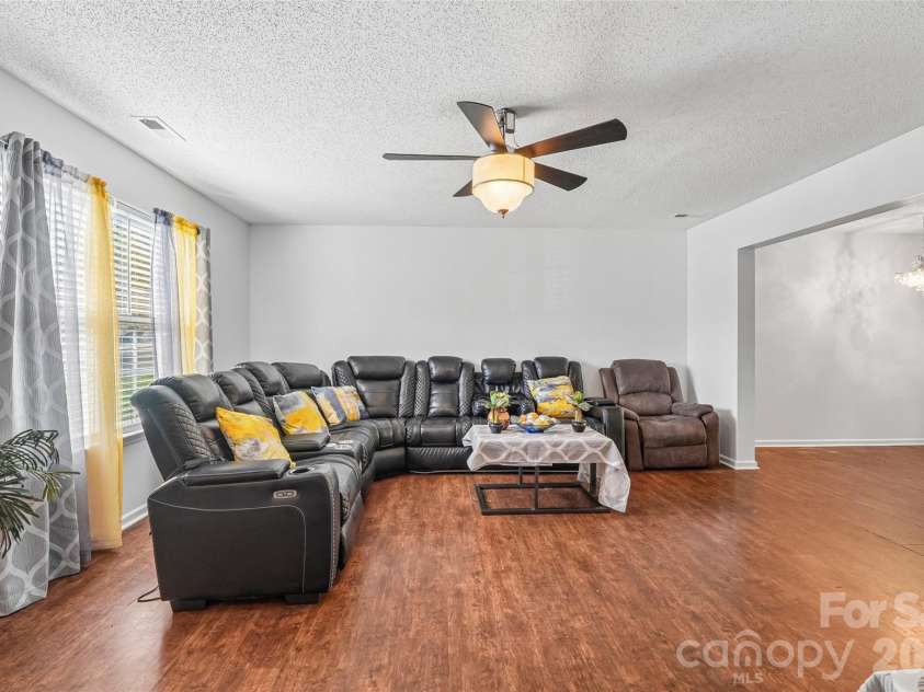 4926 Elizabeth Road, Charlotte, NC 28269.  MLS# CAR4415121, YatesRealty ID 44782. 