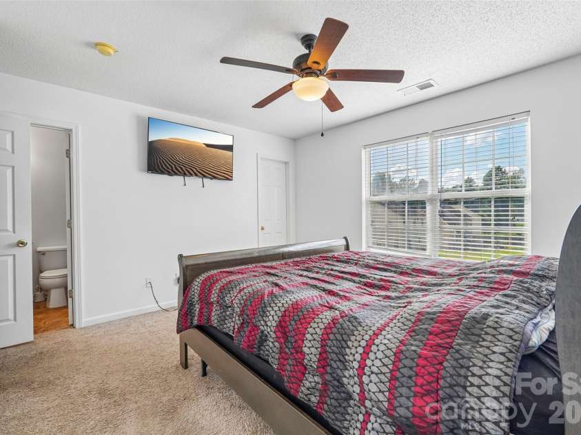 4926 Elizabeth Road, Charlotte, NC 28269.  MLS# CAR4415121, YatesRealty ID 44782. 