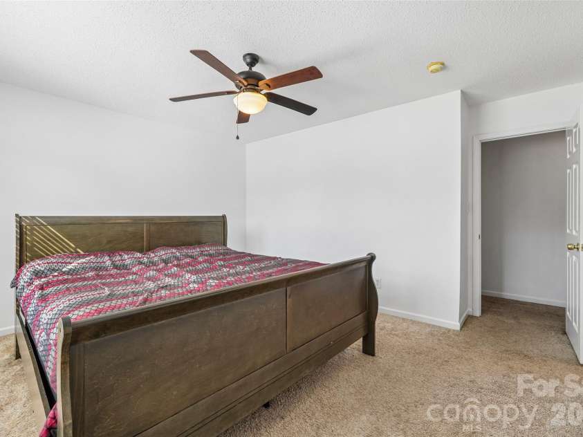4926 Elizabeth Road, Charlotte, NC 28269.  MLS# CAR4415121, YatesRealty ID 44782. 