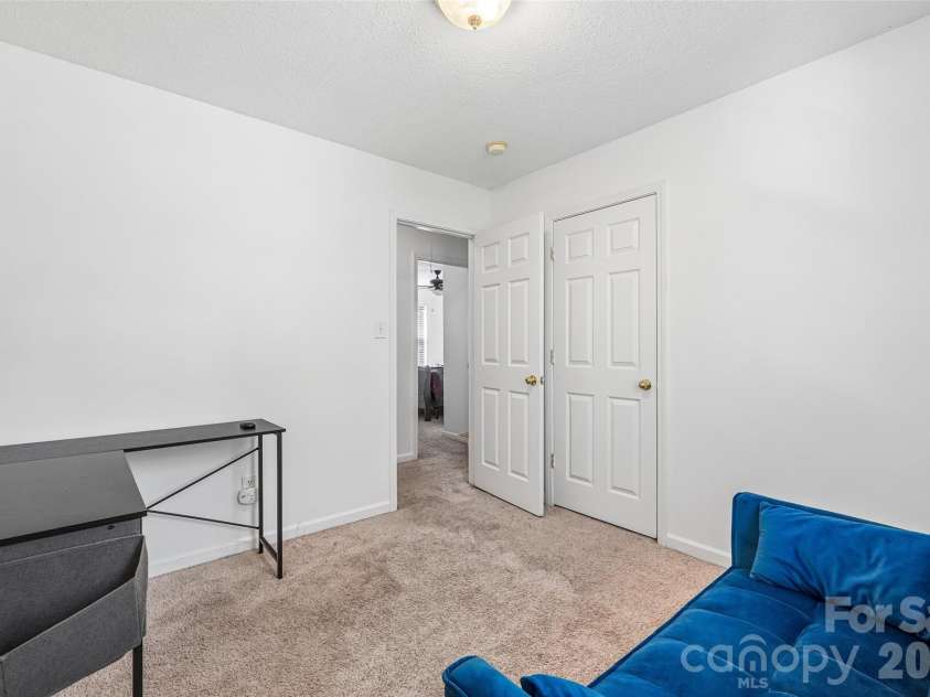 4926 Elizabeth Road, Charlotte, NC 28269.  MLS# CAR4415121, YatesRealty ID 44782. 