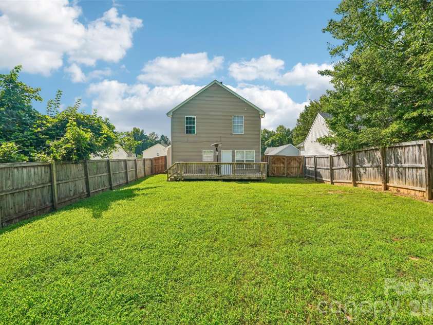 4926 Elizabeth Road, Charlotte, NC 28269.  MLS# CAR4415121, YatesRealty ID 44782. 