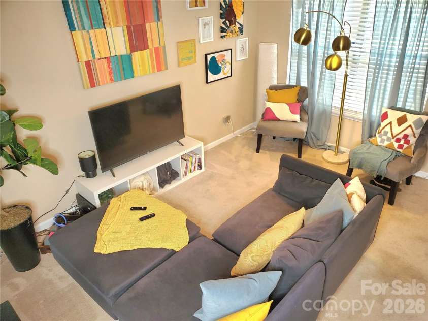 3840 Mosscroft Lane, Charlotte, NC 28215.  MLS# CAR4415146, YatesRealty ID 44783. 