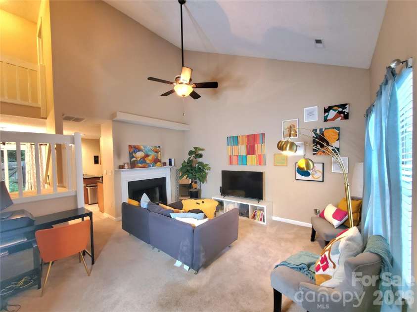 3840 Mosscroft Lane, Charlotte, NC 28215.  MLS# CAR4415146, YatesRealty ID 44783. 