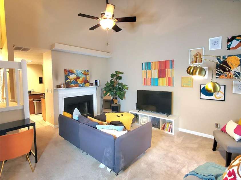 3840 Mosscroft Lane, Charlotte, NC 28215.  MLS# CAR4415146, YatesRealty ID 44783. 