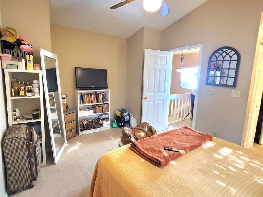3840 Mosscroft Lane, Charlotte, NC 28215.  MLS# CAR4415146, YatesRealty ID 44783. 
