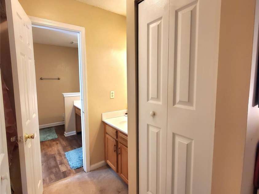 3840 Mosscroft Lane, Charlotte, NC 28215.  MLS# CAR4415146, YatesRealty ID 44783. 