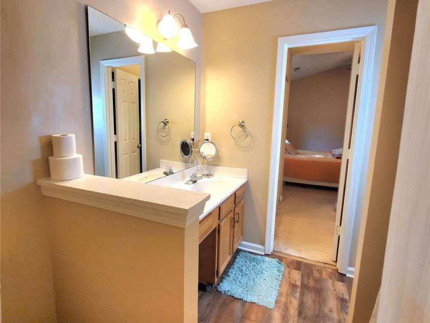 3840 Mosscroft Lane, Charlotte, NC 28215.  MLS# CAR4415146, YatesRealty ID 44783. 