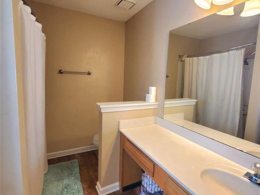 3840 Mosscroft Lane, Charlotte, NC 28215.  MLS# CAR4415146, YatesRealty ID 44783. 