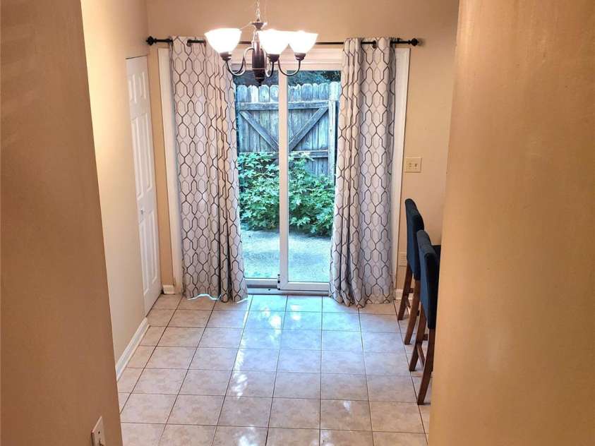 3840 Mosscroft Lane, Charlotte, NC 28215.  MLS# CAR4415146, YatesRealty ID 44783. 