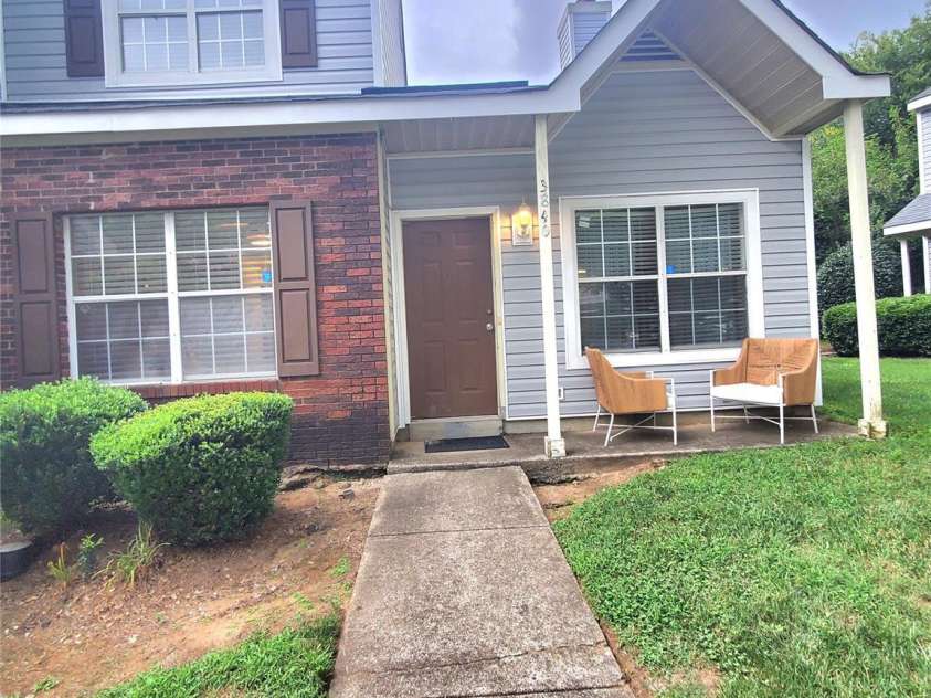 3840 Mosscroft Lane, Charlotte, NC 28215.  MLS# CAR4415146, YatesRealty ID 44783. 