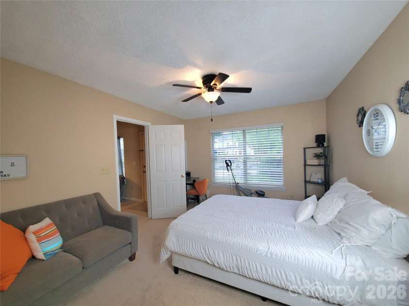 3840 Mosscroft Lane, Charlotte, NC 28215.  MLS# CAR4415146, YatesRealty ID 44783. Downstairs primary.  Very spacious