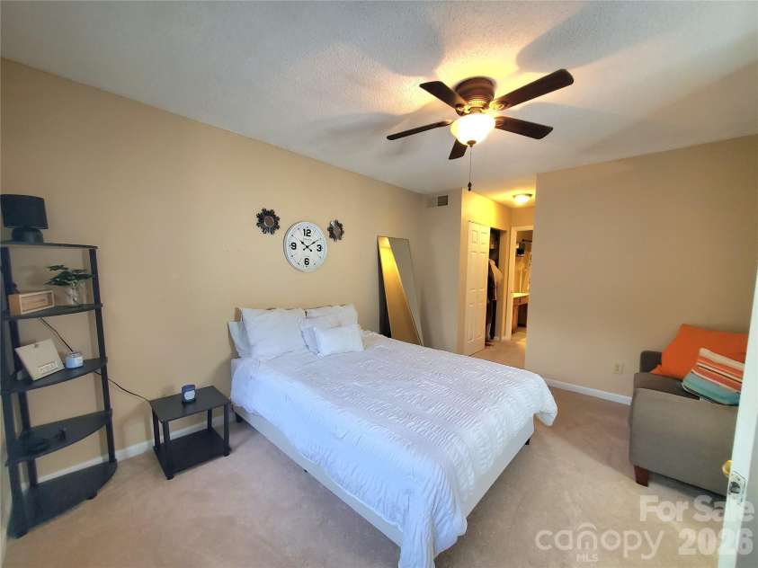 3840 Mosscroft Lane, Charlotte, NC 28215.  MLS# CAR4415146, YatesRealty ID 44783. Primary