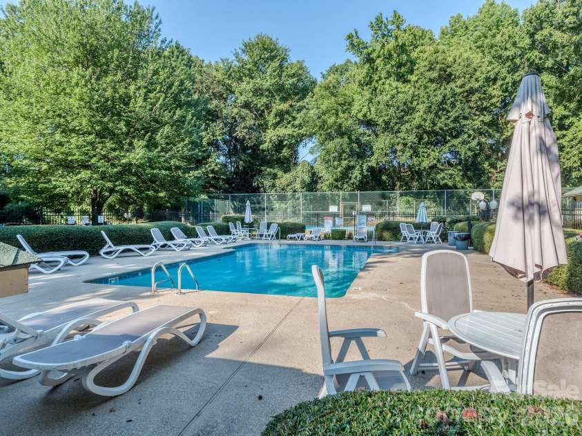 1052 Churchill Downs Court, Charlotte, NC 28211.  MLS# CAR4414268, YatesRealty ID 44784. Community pool