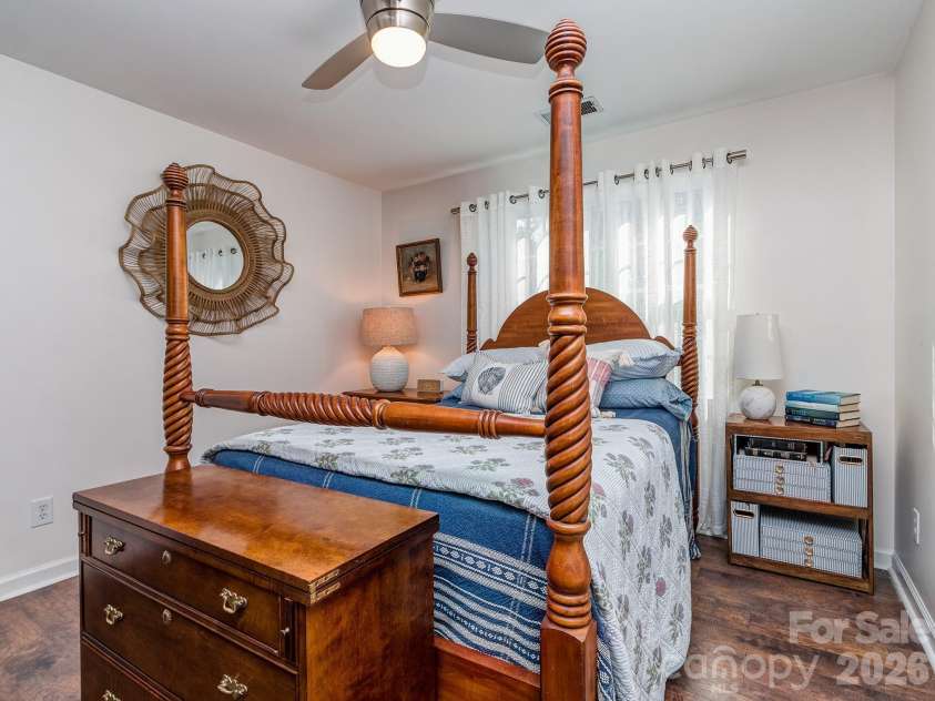 1052 Churchill Downs Court, Charlotte, NC 28211.  MLS# CAR4414268, YatesRealty ID 44784. Primary suite