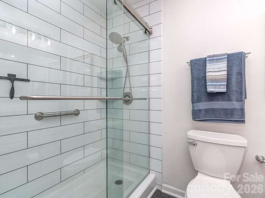 1052 Churchill Downs Court, Charlotte, NC 28211.  MLS# CAR4414268, YatesRealty ID 44784. Primary walk in shower