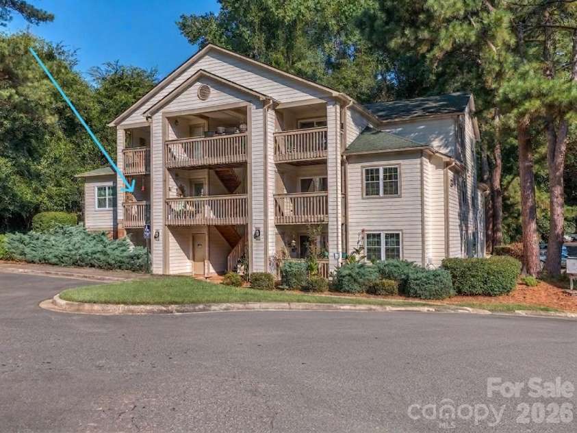 1052 Churchill Downs Court, Charlotte, NC 28211.  MLS# CAR4414268, YatesRealty ID 44784. Welcome Home!