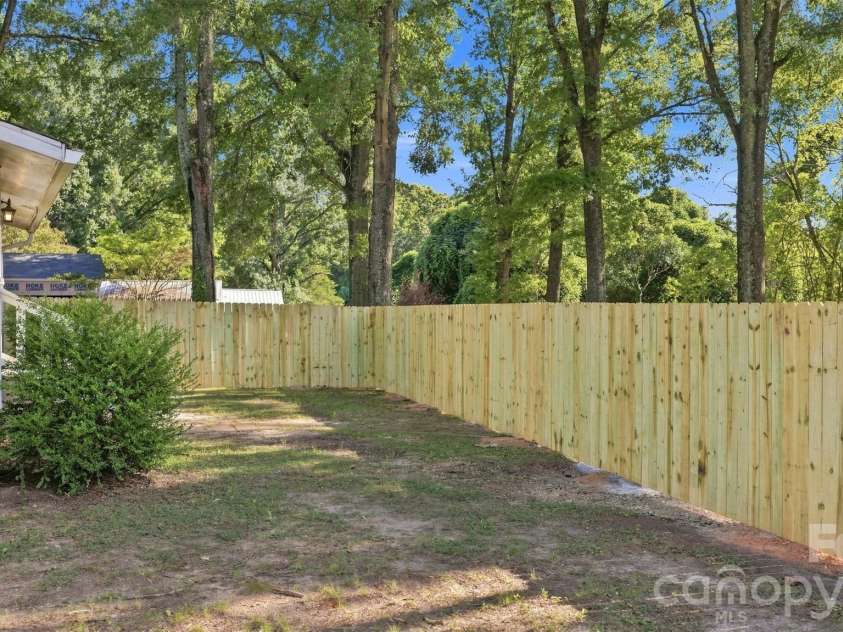 503 Shearers Road, Mooresville, NC 28115.  MLS# CAR4414609, YatesRealty ID 44786. 