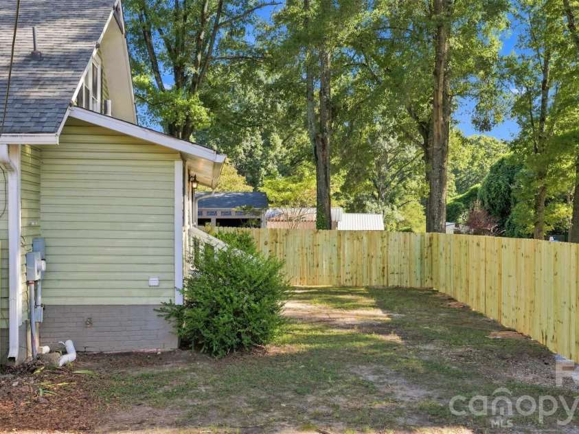 503 Shearers Road, Mooresville, NC 28115.  MLS# CAR4414609, YatesRealty ID 44786. 