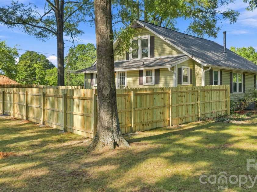 503 Shearers Road, Mooresville, NC 28115.  MLS# CAR4414609, YatesRealty ID 44786. 