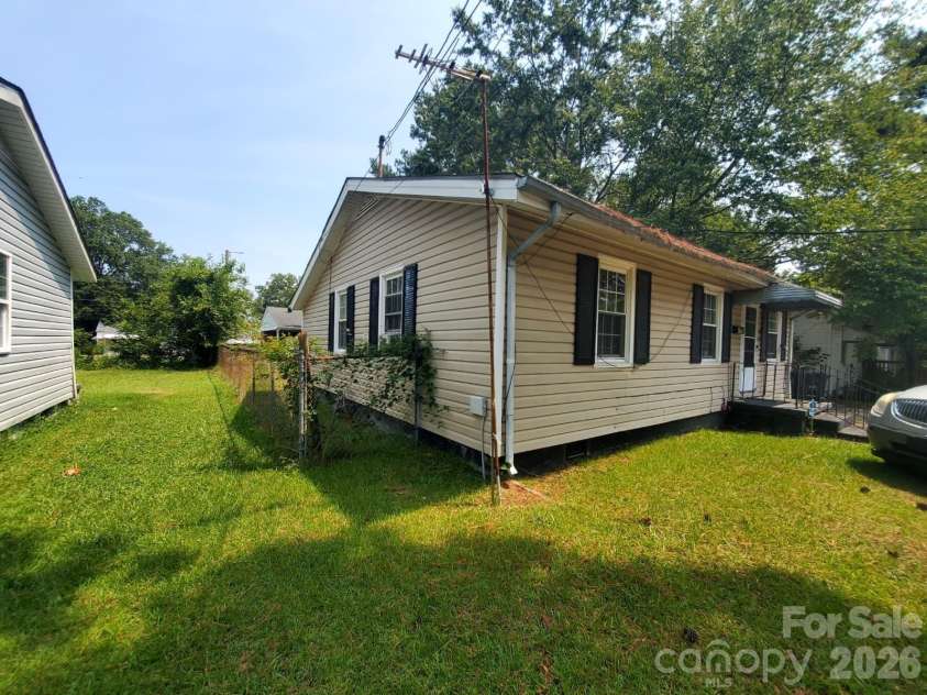 416 Henry Street, Rocky Mount, NC 27803.  MLS# CAR4413843, YatesRealty ID 44787. 