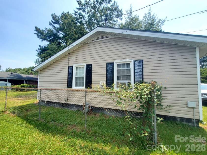 416 Henry Street, Rocky Mount, NC 27803.  MLS# CAR4413843, YatesRealty ID 44787. 