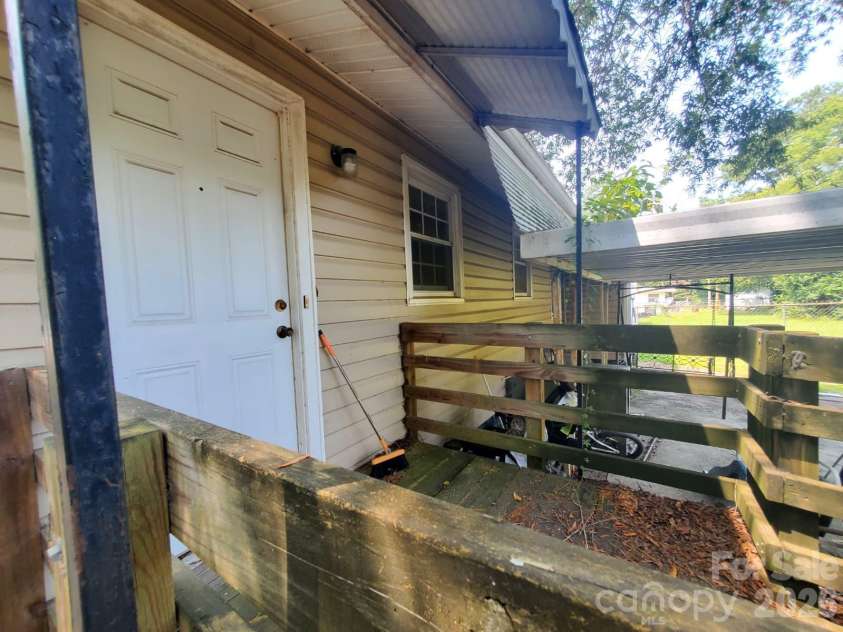 416 Henry Street, Rocky Mount, NC 27803.  MLS# CAR4413843, YatesRealty ID 44787. 