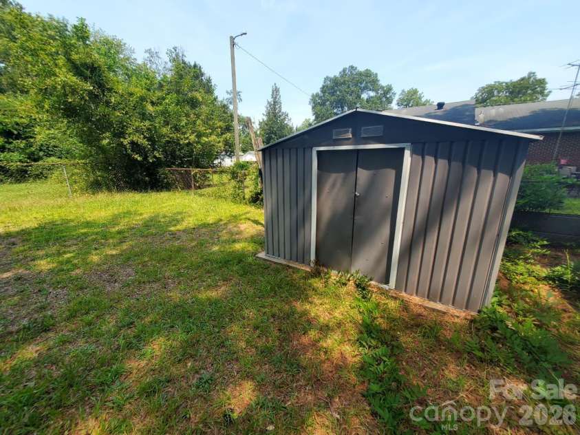 416 Henry Street, Rocky Mount, NC 27803.  MLS# CAR4413843, YatesRealty ID 44787. 
