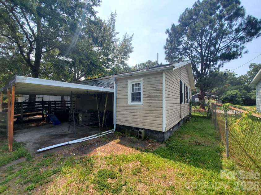 416 Henry Street, Rocky Mount, NC 27803.  MLS# CAR4413843, YatesRealty ID 44787. 