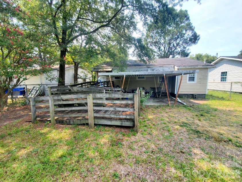 416 Henry Street, Rocky Mount, NC 27803.  MLS# CAR4413843, YatesRealty ID 44787. 