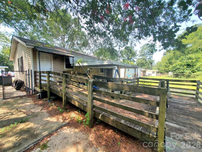 416 Henry Street, Rocky Mount, NC 27803.  MLS# CAR4413843, YatesRealty ID 44787. 
