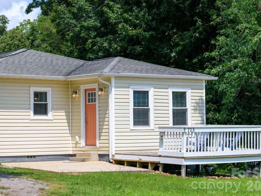 713 Wilmont Street, Lenoir, NC 28645.  MLS# CAR4413917, YatesRealty ID 44788. 