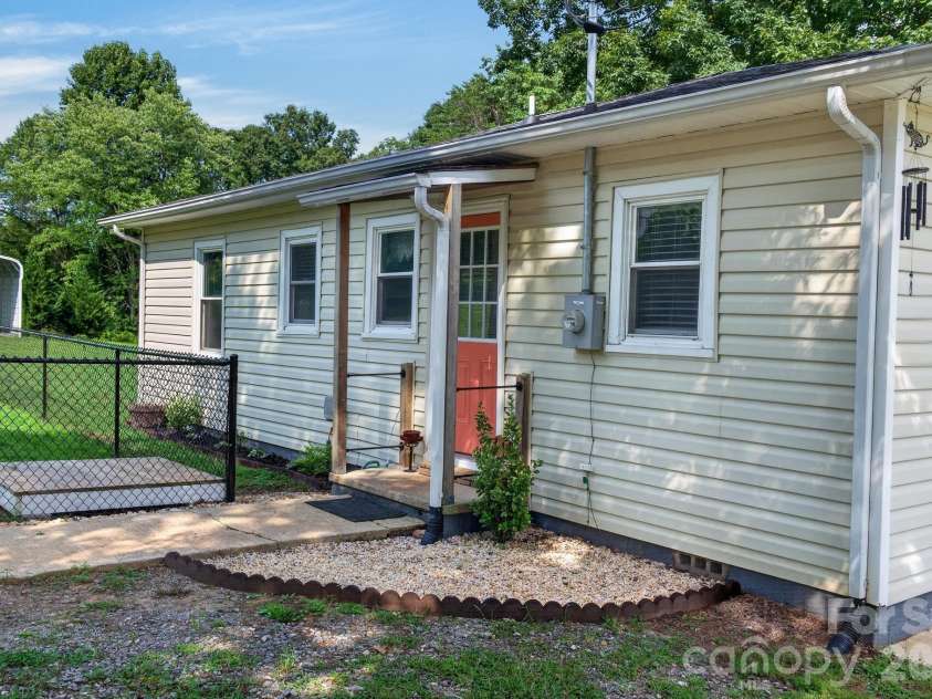 713 Wilmont Street, Lenoir, NC 28645.  MLS# CAR4413917, YatesRealty ID 44788. 