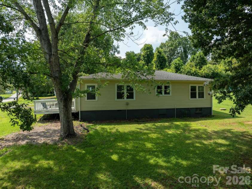 713 Wilmont Street, Lenoir, NC 28645.  MLS# CAR4413917, YatesRealty ID 44788. 
