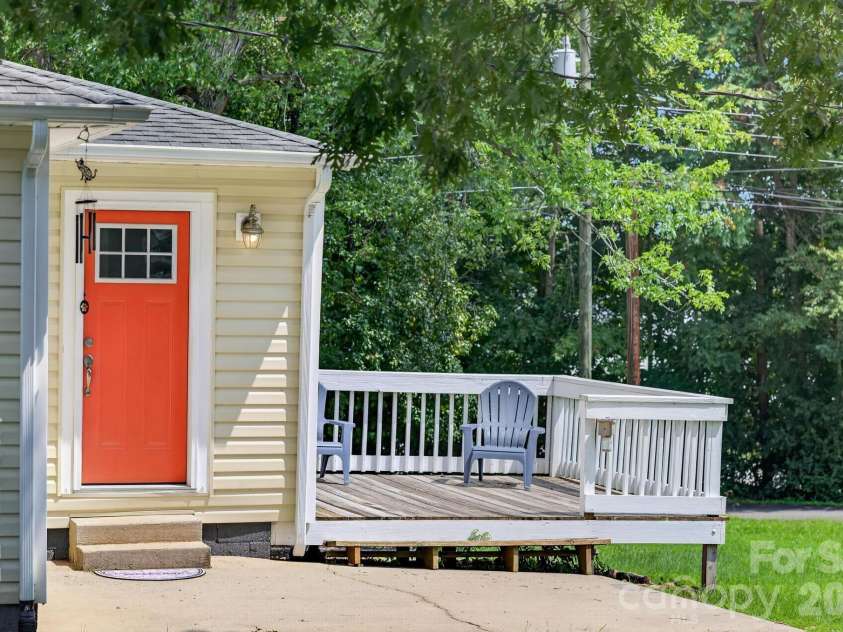 713 Wilmont Street, Lenoir, NC 28645.  MLS# CAR4413917, YatesRealty ID 44788. 