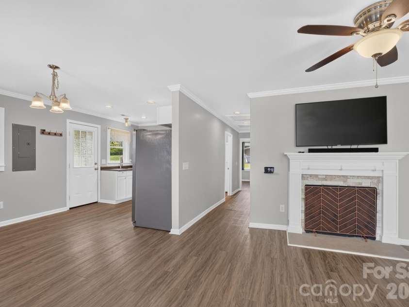 713 Wilmont Street, Lenoir, NC 28645.  MLS# CAR4413917, YatesRealty ID 44788. 