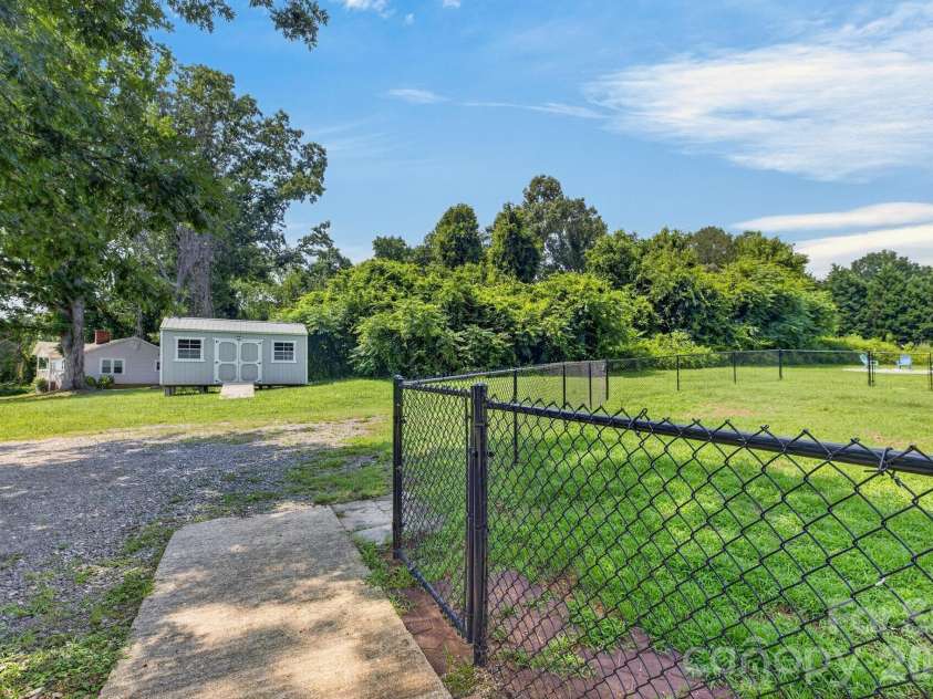 713 Wilmont Street, Lenoir, NC 28645.  MLS# CAR4413917, YatesRealty ID 44788. 