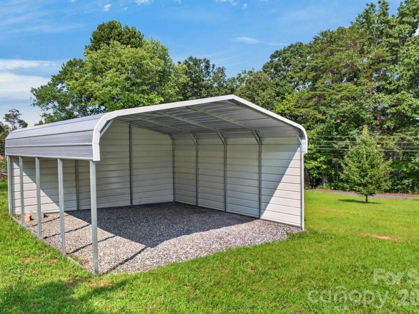 713 Wilmont Street, Lenoir, NC 28645.  MLS# CAR4413917, YatesRealty ID 44788. 