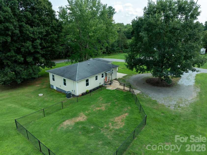 713 Wilmont Street, Lenoir, NC 28645.  MLS# CAR4413917, YatesRealty ID 44788. 