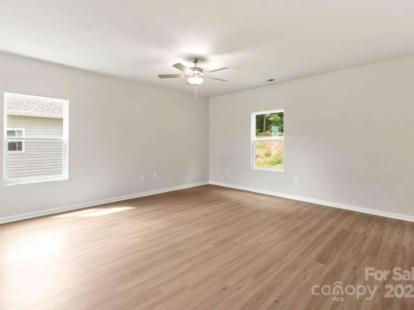 3270 Maple Ridge Drive, Gastonia, NC 28052.  MLS# CAR4221594, YatesRealty ID 4479. 