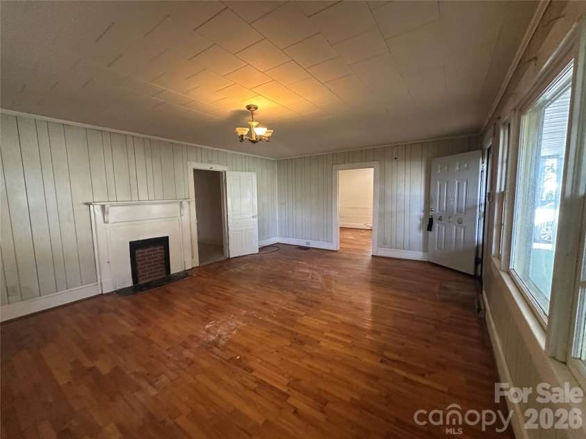 410 Modena Street, Gastonia, NC 28054.  MLS# CAR4415207, YatesRealty ID 44791. 