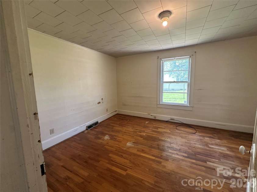 410 Modena Street, Gastonia, NC 28054.  MLS# CAR4415207, YatesRealty ID 44791. 