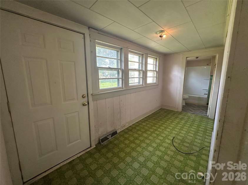 410 Modena Street, Gastonia, NC 28054.  MLS# CAR4415207, YatesRealty ID 44791. 