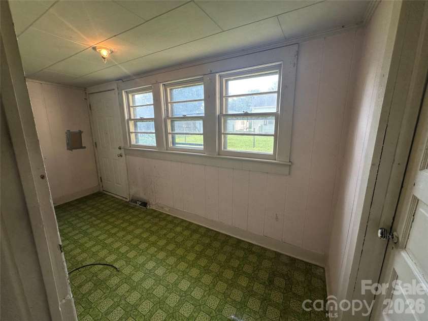 410 Modena Street, Gastonia, NC 28054.  MLS# CAR4415207, YatesRealty ID 44791. 