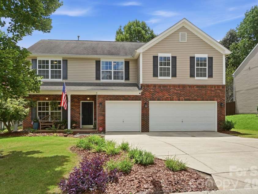 411 Moonshadow Haven, York, SC 29745.  MLS# CAR4414370, YatesRealty ID 44793. 3-car garage!
