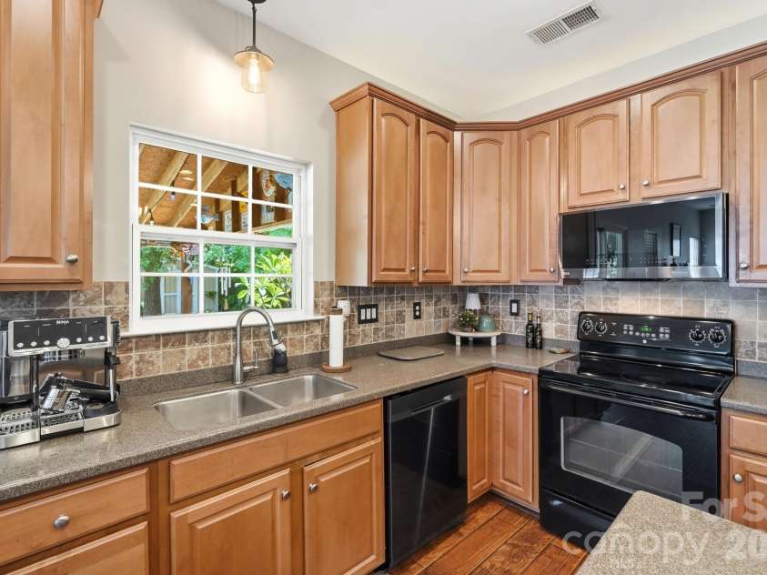 411 Moonshadow Haven, York, SC 29745.  MLS# CAR4414370, YatesRealty ID 44793. 