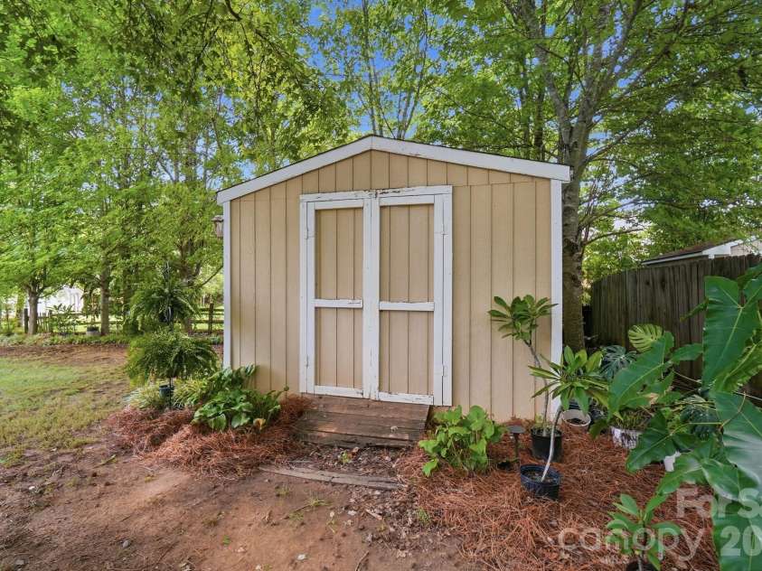 411 Moonshadow Haven, York, SC 29745.  MLS# CAR4414370, YatesRealty ID 44793. 