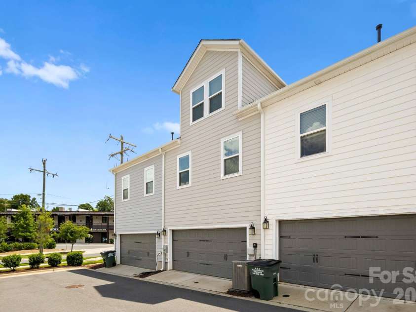 5012 Calvine Mill Way, Charlotte, NC 28205.  MLS# CAR4413396, YatesRealty ID 44794. 