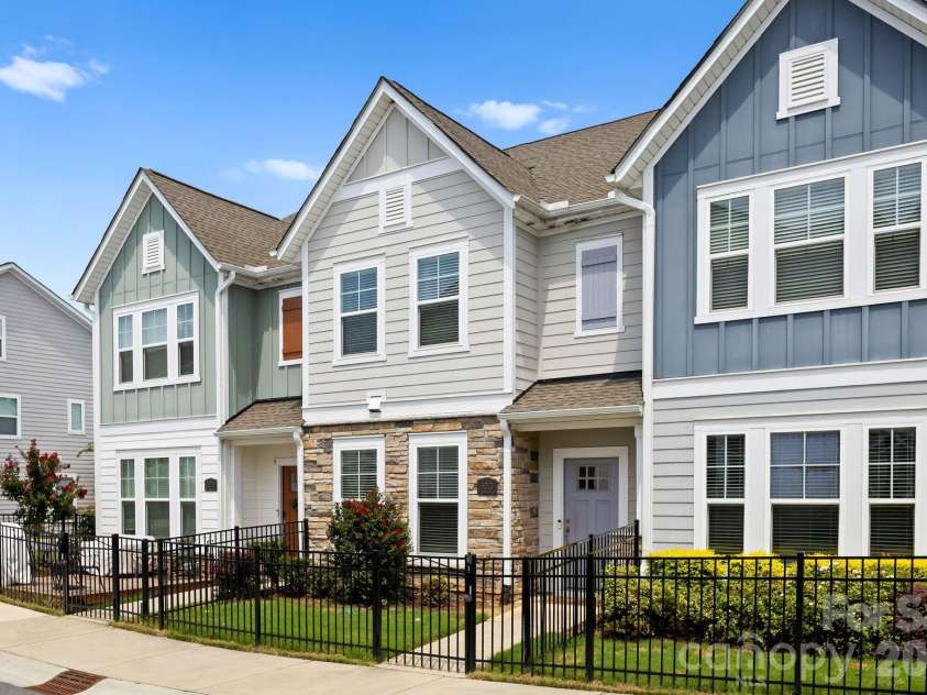 5012 Calvine Mill Way, Charlotte, NC 28205.  MLS# CAR4413396, YatesRealty ID 44794. 