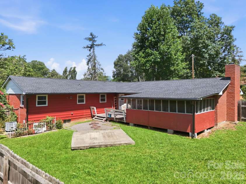 376 School Road, Asheville, NC 28803.  MLS# CAR4407081, YatesRealty ID 44798. 